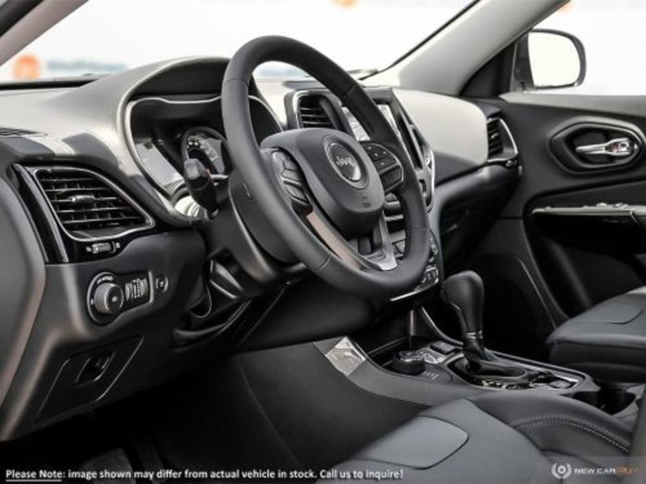 2023 Jeep Cherokee ALTITUDE IN BRIGHT WHITE EQUIPPED WITH A 2.4L MULTI AIR I4 , 9SPD AUTO , 4X4 , ELITE GROUP , LEATHER HEATED/VENTED BUCKET SEATS-10