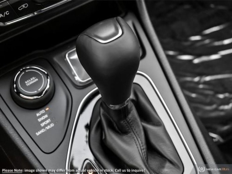 2023 Jeep Cherokee ALTITUDE IN BRIGHT WHITE EQUIPPED WITH A 2.4L MULTI AIR I4 , 9SPD AUTO , 4X4 , ELITE GROUP , LEATHER HEATED/VENTED BUCKET SEATS-15