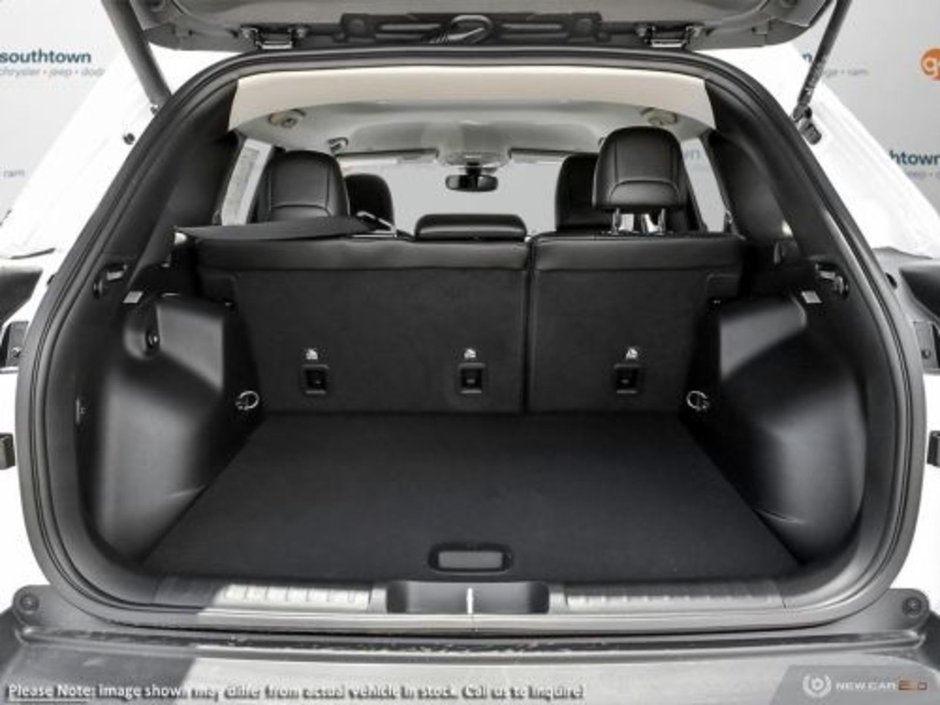 2023 Jeep Cherokee ALTITUDE IN BRIGHT WHITE EQUIPPED WITH A 2.4L MULTI AIR I4 , 9SPD AUTO , 4X4 , ELITE GROUP , LEATHER HEATED/VENTED BUCKET SEATS-6