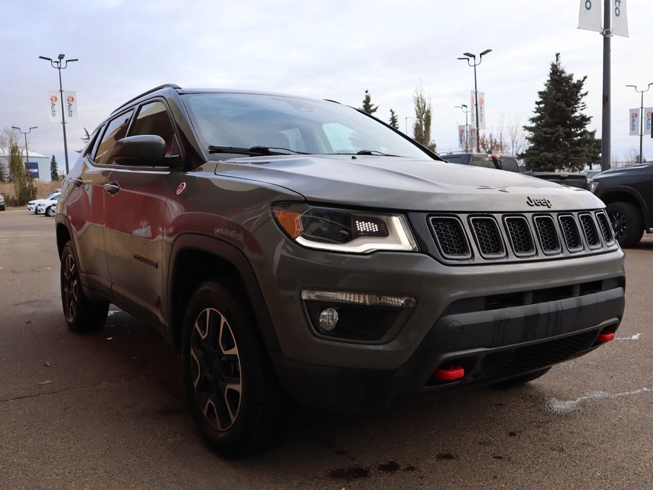 2019 Jeep Compass TRAILHAWK IN STING GREY EQUIPPED WITH A 2.4L I4 , 9SPD AUTO , 4X4 , 8.4INCH W/NAV , BEATS AUDIO , PWR LIFTGATE , PANO SUNROOF ,-10