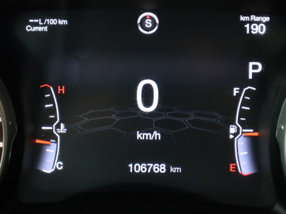 2019 Jeep Compass TRAILHAWK IN STING GREY EQUIPPED WITH A 2.4L I4 , 9SPD AUTO , 4X4 , 8.4INCH W/NAV , BEATS AUDIO , PWR LIFTGATE , PANO SUNROOF ,-28