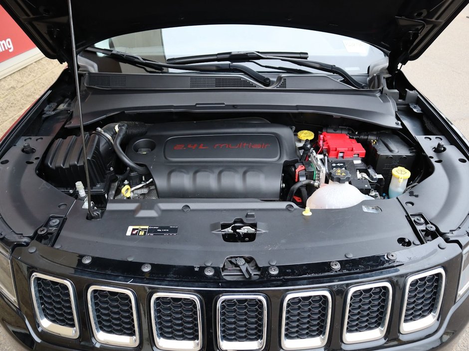 2021 Jeep Compass SPORT IN DIAMOND BLACK EQUIPPED WITH A 2.4L MULTIAIR I4 , 6SPD AISIN AUTO , FWD , SPORT APPEARANCE GROUP , LEATHER SW , 16INCH R-26