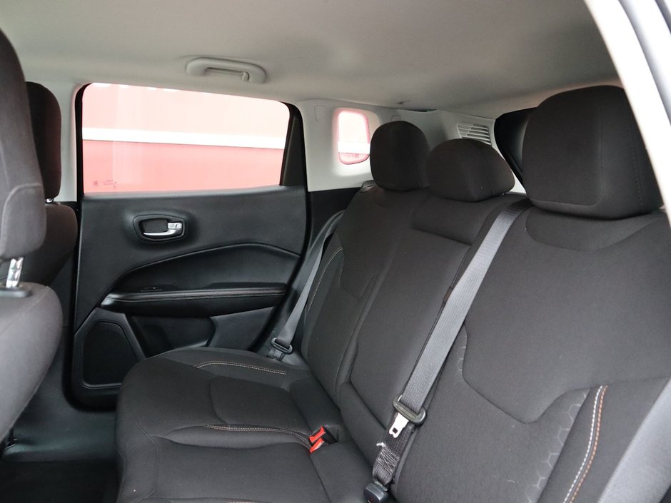 2021 Jeep Compass SPORT IN DIAMOND BLACK EQUIPPED WITH A 2.4L MULTIAIR I4 , 6SPD AISIN AUTO , FWD , SPORT APPEARANCE GROUP , LEATHER SW , 16INCH R-18