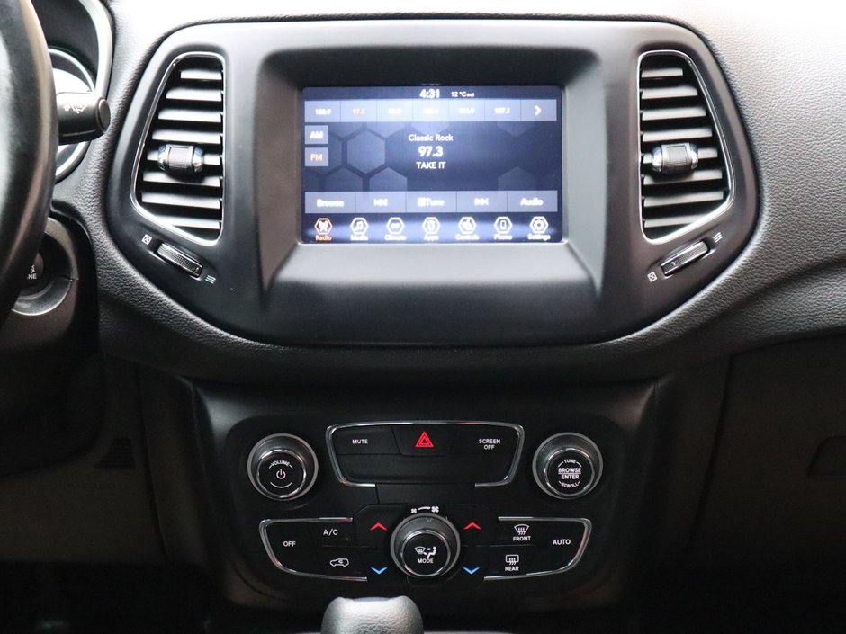 2021 Jeep Compass SPORT IN DIAMOND BLACK EQUIPPED WITH A 2.4L MULTIAIR I4 , 6SPD AISIN AUTO , FWD , SPORT APPEARANCE GROUP , LEATHER SW , 16INCH R-21