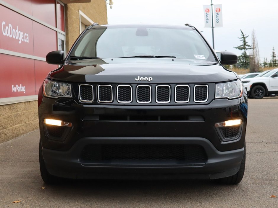2021 Jeep Compass SPORT IN DIAMOND BLACK EQUIPPED WITH A 2.4L MULTIAIR I4 , 6SPD AISIN AUTO , FWD , SPORT APPEARANCE GROUP , LEATHER SW , 16INCH R-1