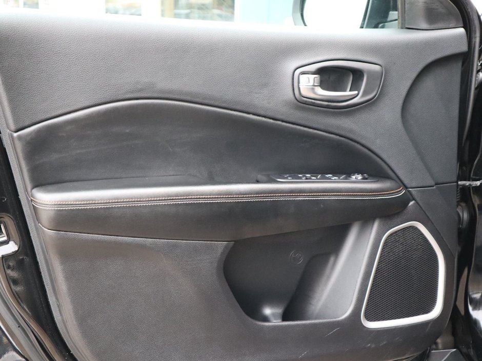 2021 Jeep Compass SPORT IN DIAMOND BLACK EQUIPPED WITH A 2.4L MULTIAIR I4 , 6SPD AISIN AUTO , FWD , SPORT APPEARANCE GROUP , LEATHER SW , 16INCH R-16