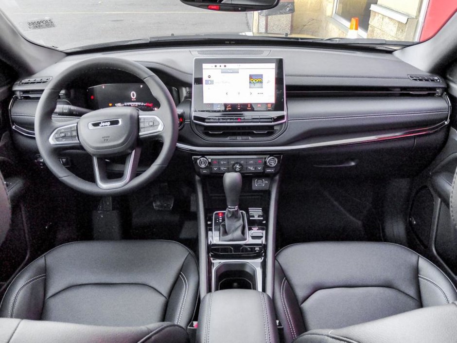 2023 Jeep Compass ALTITUDE, 2L TURBO I-4, ADAPTIVE CRUISE W/ STOP'N'GO, PANORAMIC SUNROOF, PREMIUM ALPINE SPKER SYSTEM, 10.1 UCONNECT 5 W/NAV, RAI-14