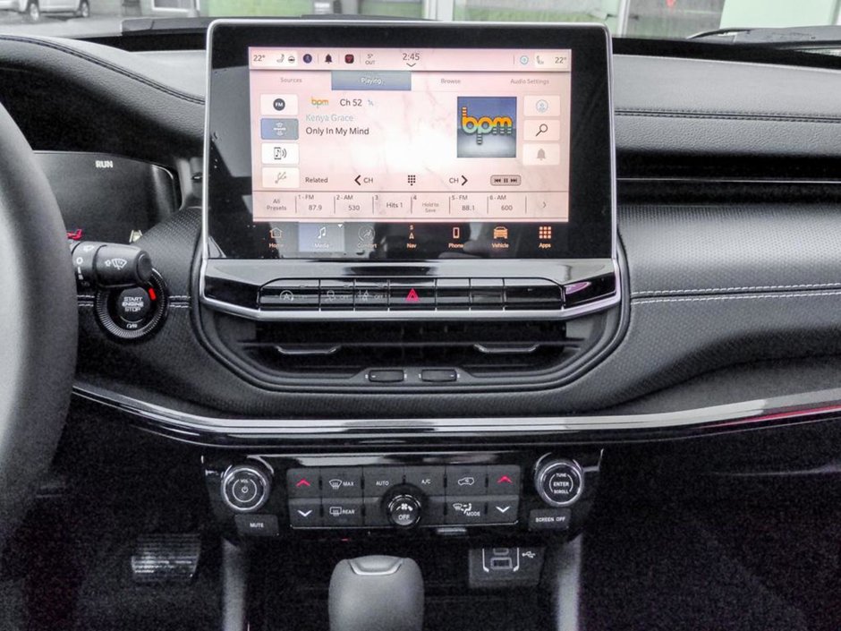 2023 Jeep Compass ALTITUDE, 2L TURBO I-4, ADAPTIVE CRUISE W/ STOP'N'GO, PANORAMIC SUNROOF, PREMIUM ALPINE SPKER SYSTEM, 10.1 UCONNECT 5 W/NAV, RAI-20