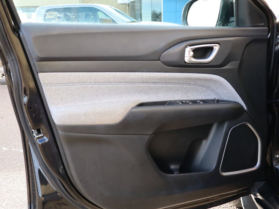 2023 Jeep Compass NORTH IN DIAMOND BLACK EQUIPPED WITH A 2.0L TURBO I4 , 4X4 , 8SPD AUTO , CONVENIENCE GROUP , NAV , DIGITAL DASH , PWR LIFTGATE ,-16