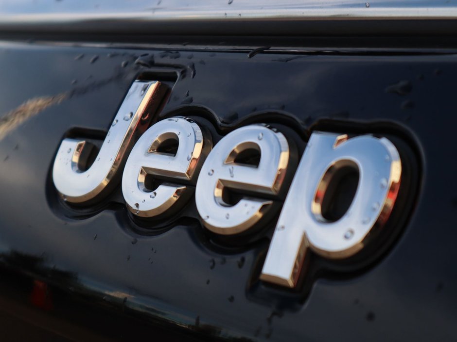 2023 Jeep Compass NORTH IN DIAMOND BLACK EQUIPPED WITH A 2.0L TURBO I4 , 4X4 , 8SPD AUTO , CONVENIENCE GROUP , NAV , DIGITAL DASH , PWR LIFTGATE ,-12