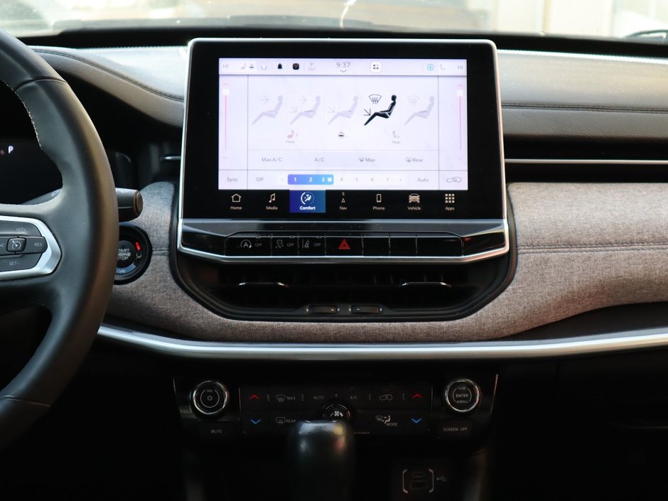 2023 Jeep Compass NORTH IN DIAMOND BLACK EQUIPPED WITH A 2.0L TURBO I4 , 4X4 , 8SPD AUTO , CONVENIENCE GROUP , NAV , DIGITAL DASH , PWR LIFTGATE ,-22