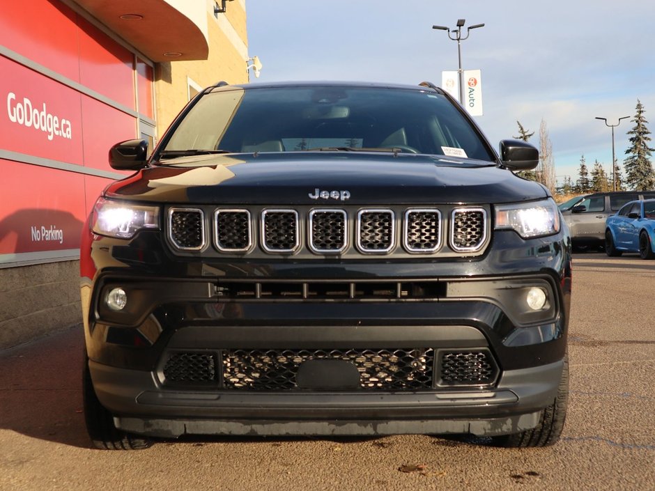 2023 Jeep Compass NORTH IN DIAMOND BLACK EQUIPPED WITH A 2.0L TURBO I4 , 4X4 , 8SPD AUTO , CONVENIENCE GROUP , NAV , DIGITAL DASH , PWR LIFTGATE ,-1