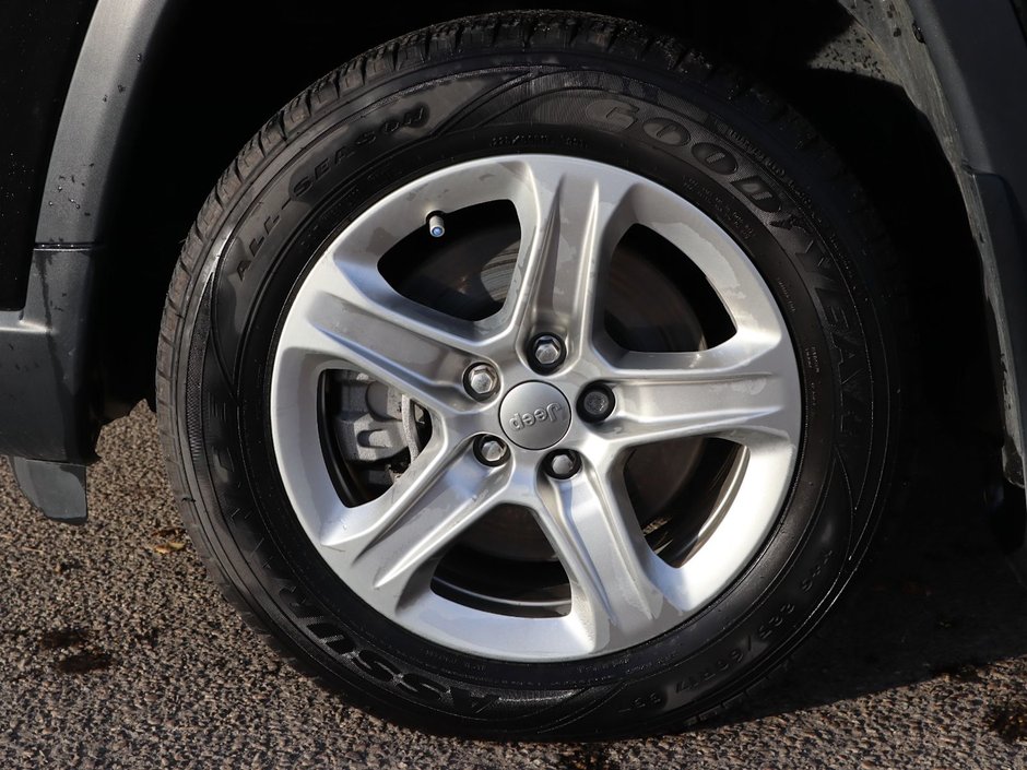 2023 Jeep Compass NORTH IN DIAMOND BLACK EQUIPPED WITH A 2.0L TURBO I4 , 4X4 , 8SPD AUTO , CONVENIENCE GROUP , NAV , DIGITAL DASH , PWR LIFTGATE ,-4