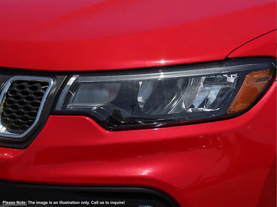 2024 Jeep Compass NORTH IN RED HOT PEARL EQUIPPED WITH A 2.0L TURBO I4 , 4X4 , 8SPD AUTO , POWER LIFTGATE , 10.1INCH TOUCHSCREEN W/NAV , POWER DRI-8