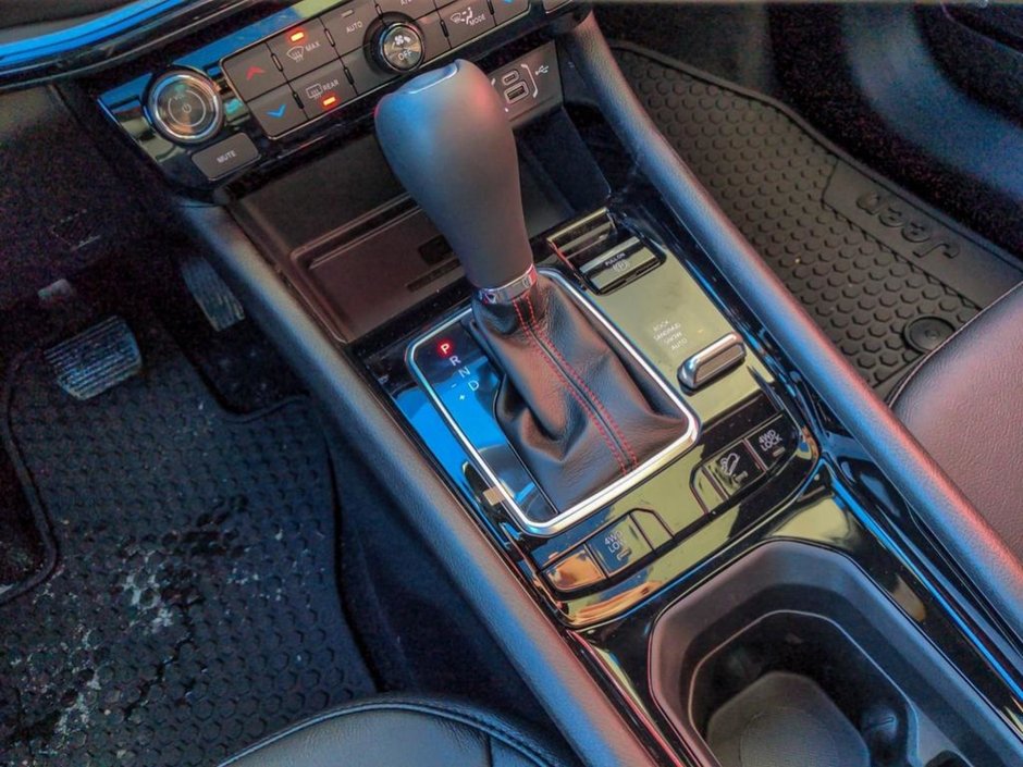 2024 Jeep Compass TRAILHAWK IN BRIGHT WHITE EQUIPPED WITH A 2.0L TURBO I4 , 4X4 , 8SPD AUTO , SUN SOUND & NAV , DRIVER ASSIST GROUP I , 10.1INCH W-17