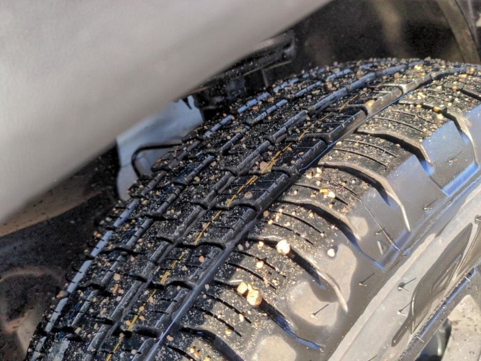 2024 Jeep Compass TRAILHAWK IN BRIGHT WHITE EQUIPPED WITH A 2.0L TURBO I4 , 4X4 , 8SPD AUTO , SUN SOUND & NAV , DRIVER ASSIST GROUP I , 10.1INCH W-10