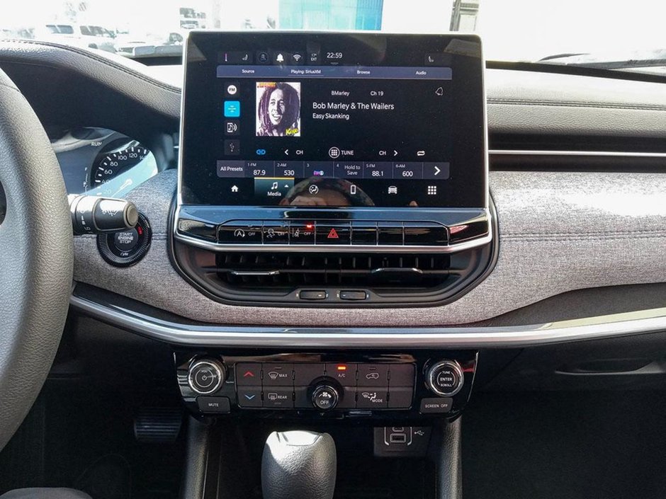 2024 Jeep Compass SPORT IN LASER BLUE PEARL EQUIPPED WITH A 2.0L TURBO I4 , 4X4 , 8SPD AUTO , 10.1INCH TOUCHSCREEN , AC , CRUISE , HEATED SEATS +-18