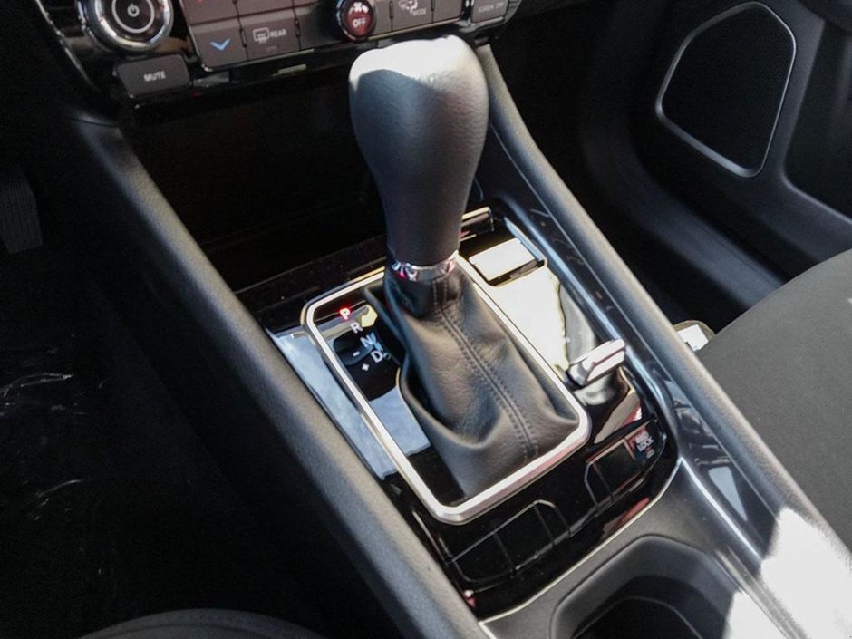 2024 Jeep Compass SPORT IN LASER BLUE PEARL EQUIPPED WITH A 2.0L TURBO I4 , 4X4 , 8SPD AUTO , 10.1INCH TOUCHSCREEN , AC , CRUISE , HEATED SEATS +-19