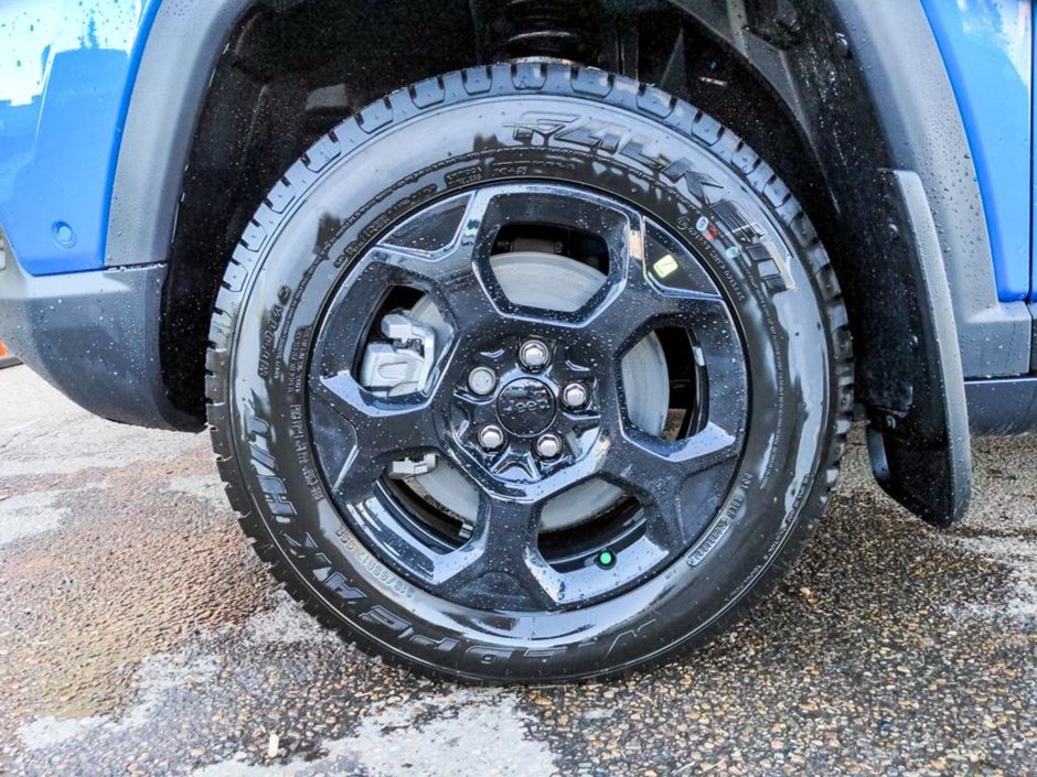 2024 Jeep Compass TRAILHAWK IN LASER BLUE PEARL EQUIPPED WITH A 2.0L TURBO I4 , 4X4 , 8SPD AUTO , DRIVER ASSIST GROUP I , SUN SOUND & NAV GROUP ,-10