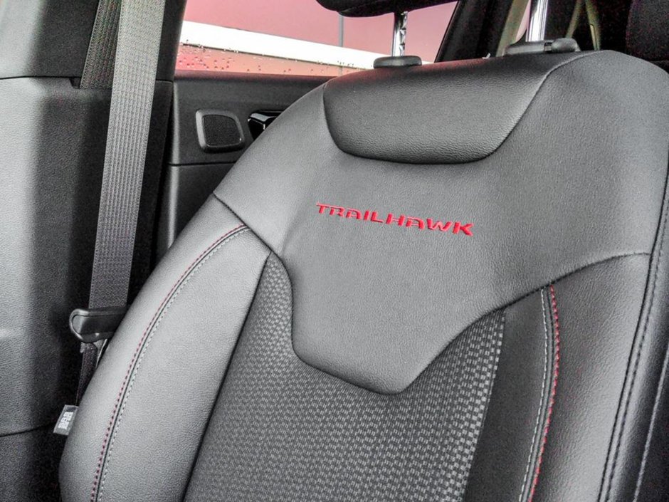 2024 Jeep Compass TRAILHAWK IN LASER BLUE PEARL EQUIPPED WITH A 2.0L TURBO I4 , 4X4 , 8SPD AUTO , DRIVER ASSIST GROUP I , SUN SOUND & NAV GROUP ,-21