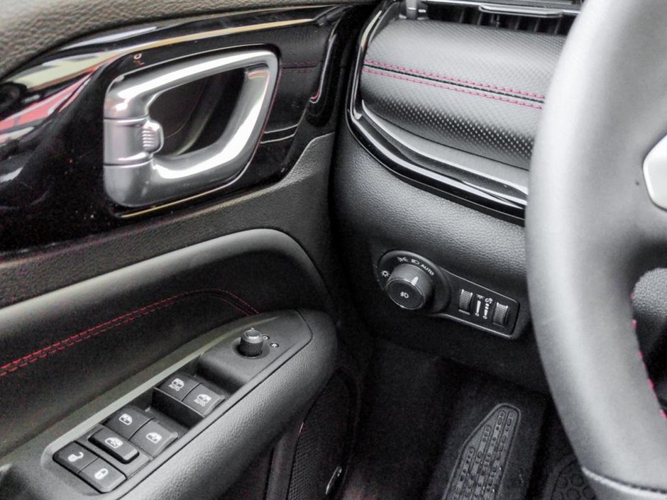 2024 Jeep Compass TRAILHAWK IN LASER BLUE PEARL EQUIPPED WITH A 2.0L TURBO I4 , 4X4 , 8SPD AUTO , DRIVER ASSIST GROUP I , SUN SOUND & NAV GROUP ,-15