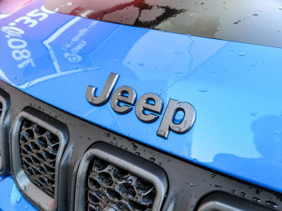 2024 Jeep Compass TRAILHAWK IN LASER BLUE PEARL EQUIPPED WITH A 2.0L TURBO I4 , 4X4 , 8SPD AUTO , DRIVER ASSIST GROUP I , SUN SOUND & NAV GROUP ,-5