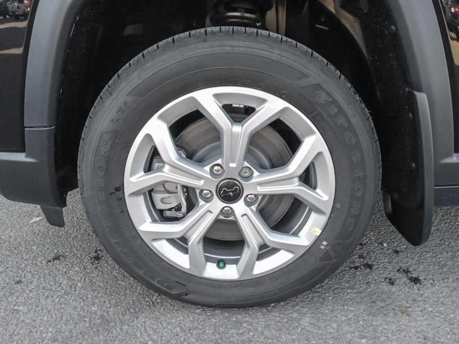 2025 Jeep Compass NORTH IN DIAMOND BLACK EQUIPPED WITH A 2.0L TURBO I4 , 4X4 , 8SPD AUTO , CONVENIENCE GROUP , 10.1INCH W/NAV , PWR TAILGATE , PWR-5