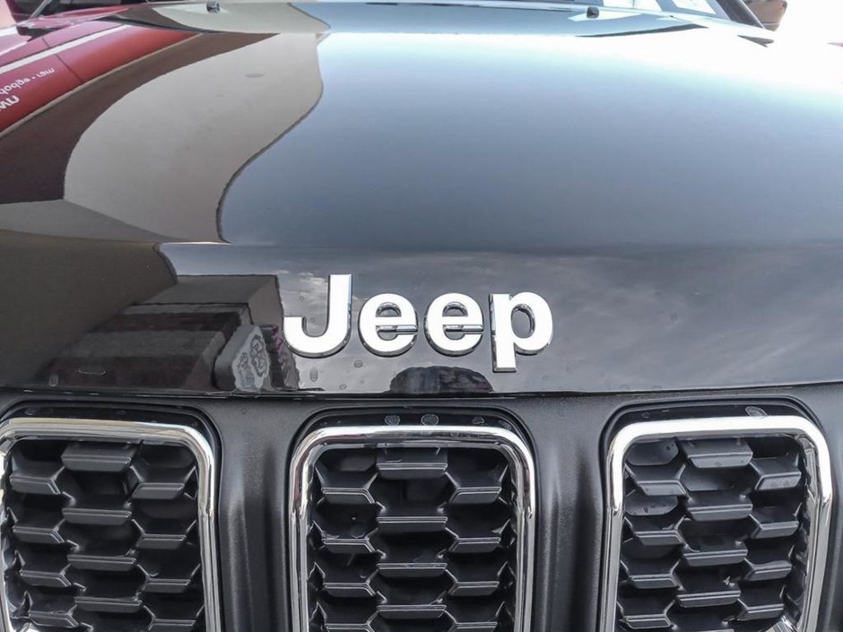 2025 Jeep Compass NORTH IN DIAMOND BLACK EQUIPPED WITH A 2.0L TURBO I4 , 4X4 , 8SPD AUTO , CONVENIENCE GROUP , 10.1INCH W/NAV , PWR TAILGATE , PWR-8