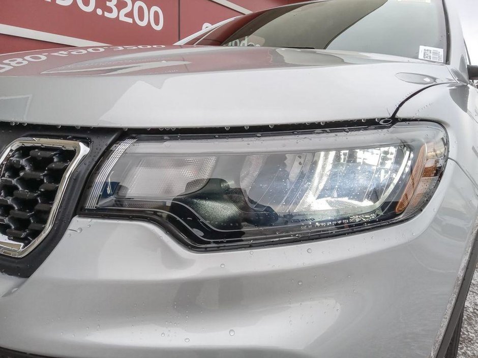 2025 Jeep Compass SPORT IN SILVER METALLIC EQUIPPED WITH A 2.0L TURBO I4 , 4X4 , 8SPD AUTO , TERRAIN MGMT , FCW , ACTIVE LANE MGMT , BACKUP CAM ,-7