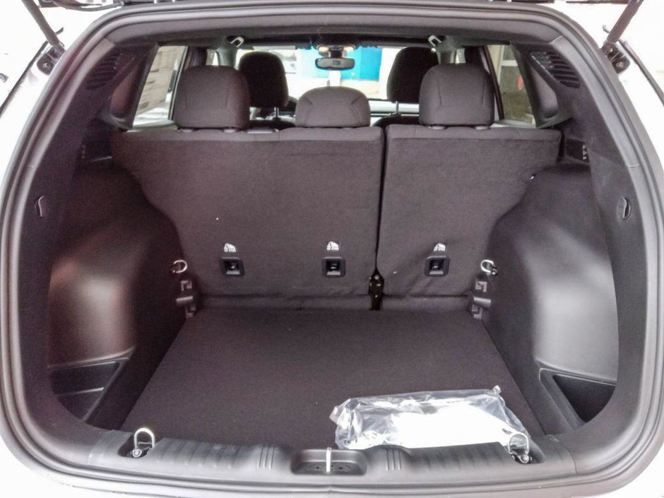 2025 Jeep Compass SPORT IN SILVER METALLIC EQUIPPED WITH A 2.0L TURBO I4 , 4X4 , 8SPD AUTO , TERRAIN MGMT , FCW , ACTIVE LANE MGMT , BACKUP CAM ,-11