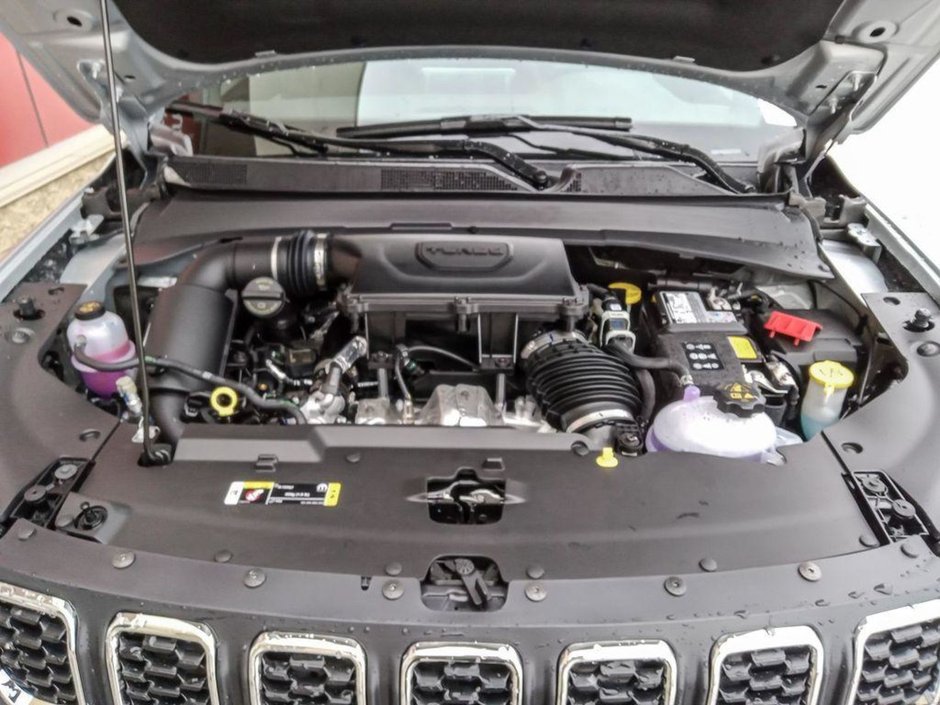 2025 Jeep Compass SPORT IN SILVER METALLIC EQUIPPED WITH A 2.0L TURBO I4 , 4X4 , 8SPD AUTO , TERRAIN MGMT , FCW , ACTIVE LANE MGMT , BACKUP CAM ,-9