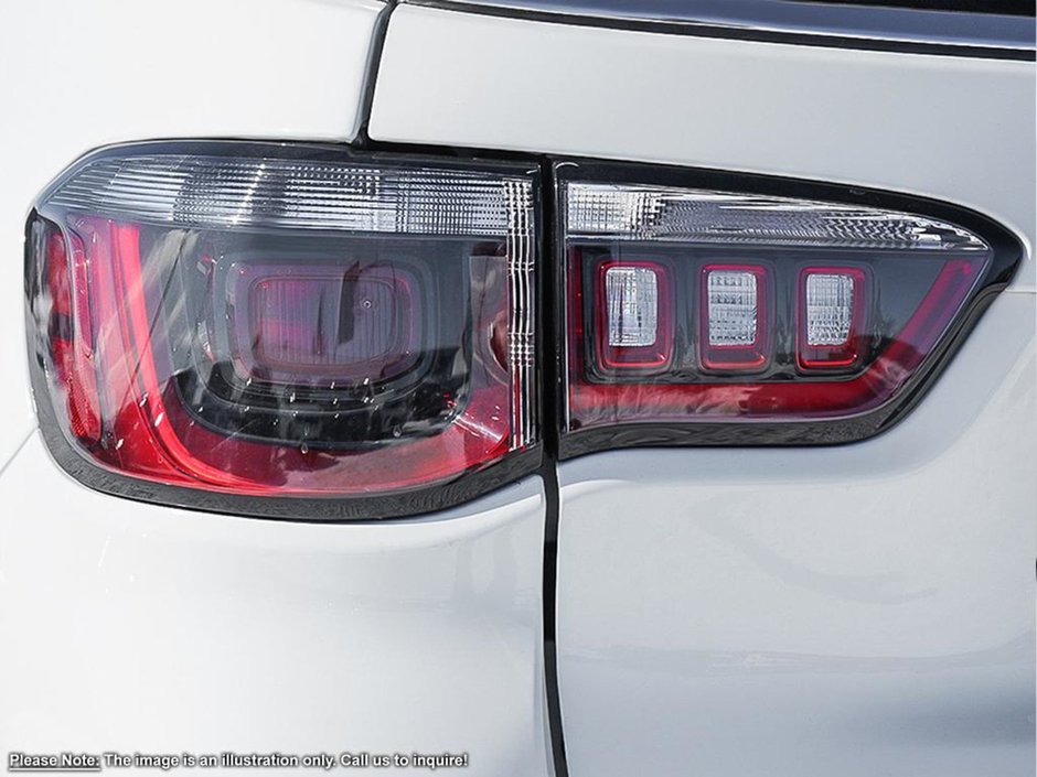 2025 Jeep Compass ALTITUDE IN BRIGHT WHITE EQUIPPED WITH A 2.0L TURBO I4 , 4X4 , 8SPD AUTO , CONVENIENCE GROUP , SUND AND SOUND GROUP , DUAL ZONE-8