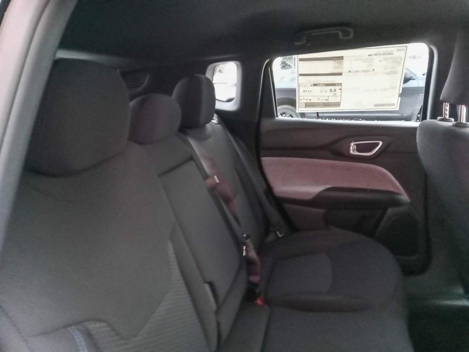 2025 Jeep Compass SPORT IN DIAMOND BLACK EQUIPPED WITH A 2.0L TUBRO I4 , 4X4 , 8SPD AUTO , TERRAIN MGMT , FCW , ACTIVE LANE MGMT , BACKUP CAM , AU-22