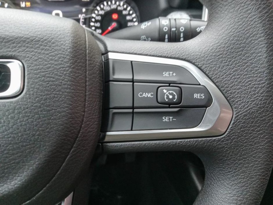 2025 Jeep Compass SPORT IN DIAMOND BLACK EQUIPPED WITH A 2.0L TUBRO I4 , 4X4 , 8SPD AUTO , TERRAIN MGMT , FCW , ACTIVE LANE MGMT , BACKUP CAM , AU-15