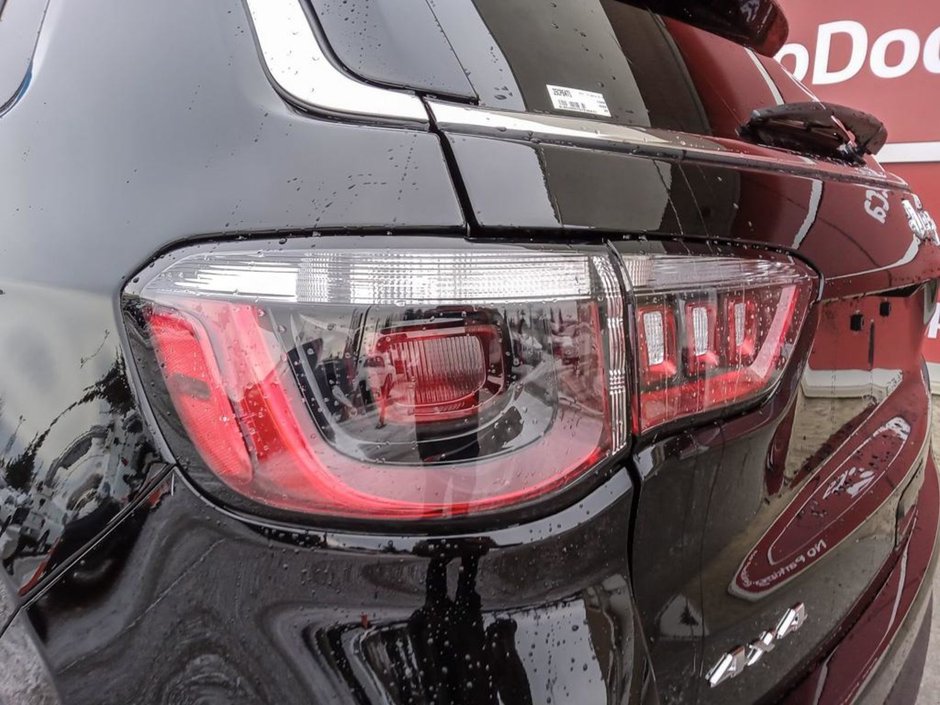 2025 Jeep Compass SPORT IN DIAMOND BLACK EQUIPPED WITH A 2.0L TUBRO I4 , 4X4 , 8SPD AUTO , TERRAIN MGMT , FCW , ACTIVE LANE MGMT , BACKUP CAM , AU-10