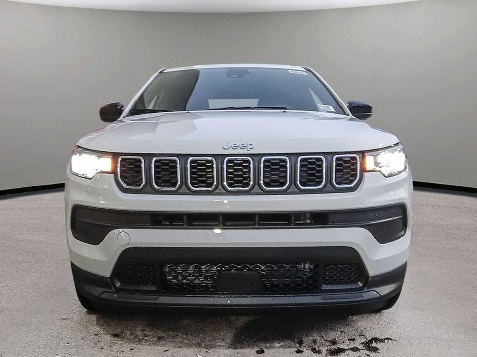 2025 Jeep Compass SPORT IN BRIGHT WHITE EQUIPPED WITH A 2.0L TURBO I4 , 4X4 , 8SPD AUTO , TERRAIN MGMT , FCW , ACTIVE LANE MGMT , BACKUP CAM , AUT-1
