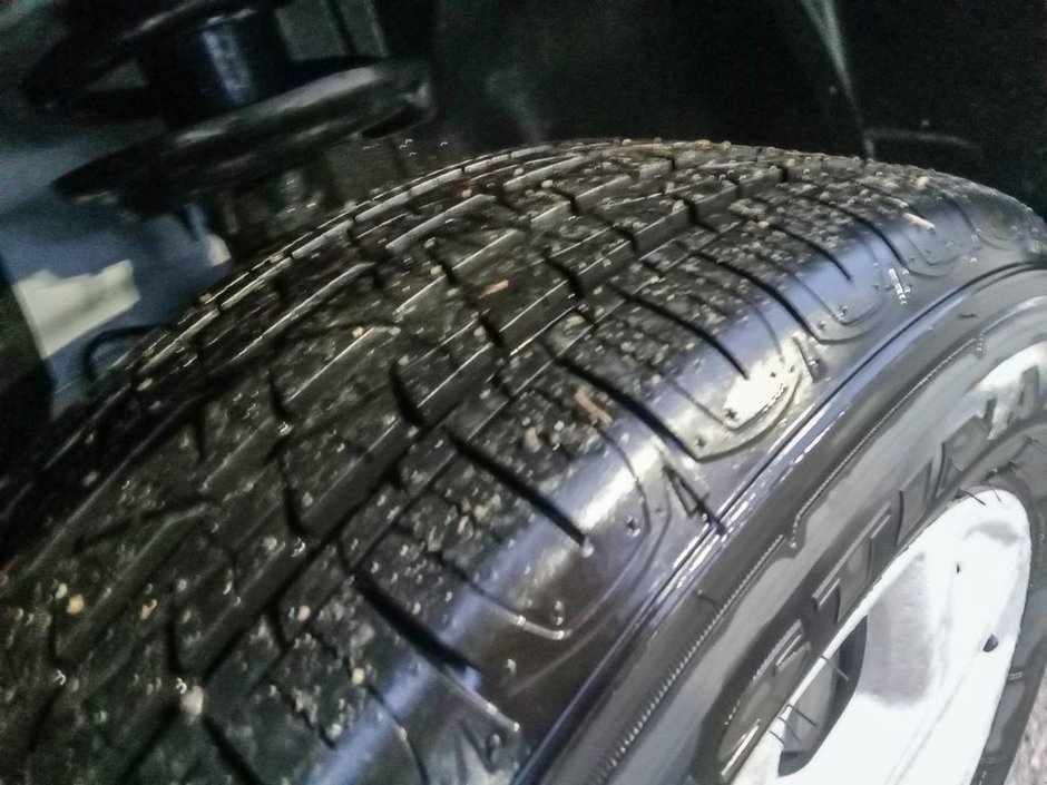 2025 Jeep Compass SPORT IN BRIGHT WHITE EQUIPPED WITH A 2.0L TURBO I4 , 4X4 , 8SPD AUTO , TERRAIN MGMT , FCW , ACTIVE LANE MGMT , BACKUP CAM , AUT-6