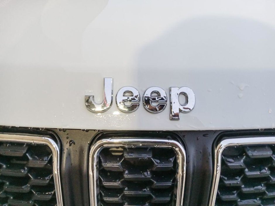 2025 Jeep Compass SPORT IN BRIGHT WHITE EQUIPPED WITH A 2.0L TURBO I4 , 4X4 , 8SPD AUTO , TERRAIN MGMT , FCW , ACTIVE LANE MGMT , BACKUP CAM , AUT-8