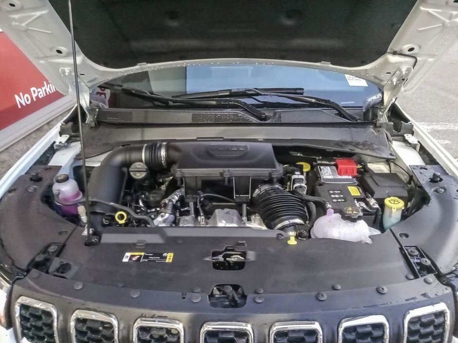 2025 Jeep Compass SPORT IN BRIGHT WHITE EQUIPPED WITH A 2.0L TURBO I4 , 4X4 , 8SPD AUTO , TERRAIN MGMT , FCW , ACTIVE LANE MGMT , BACKUP CAM , AUT-9