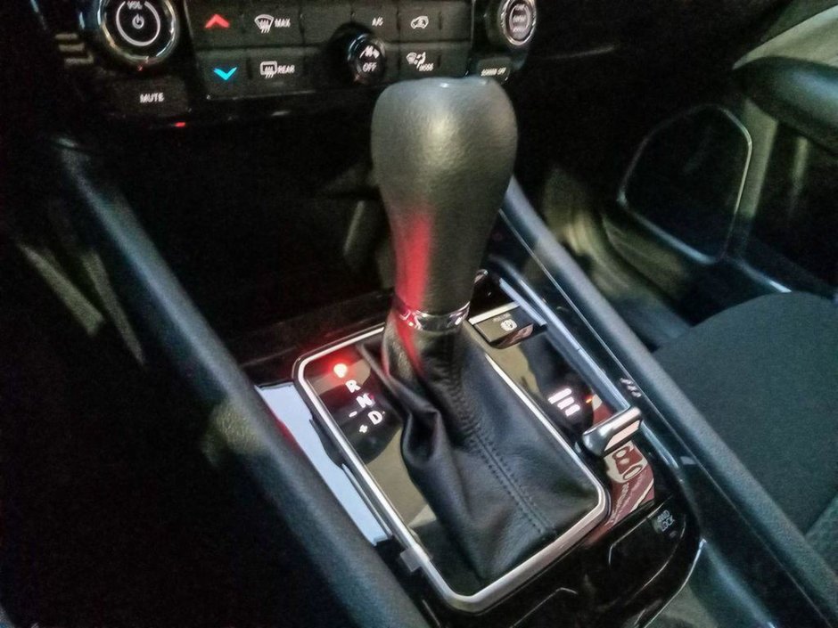 2025 Jeep Compass SPORT IN BRIGHT WHITE EQUIPPED WITH A 2.0L TURBO I4 , 4X4 , 8SPD AUTO , TERRAIN MGMT , FCW , ACTIVE LANE MGMT , BACKUP CAM , AUT-17