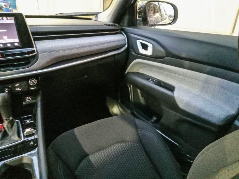 2025 Jeep Compass SPORT IN BRIGHT WHITE EQUIPPED WITH A 2.0L TURBO I4 , 4X4 , 8SPD AUTO , TERRAIN MGMT , FCW , ACTIVE LANE MGMT , BACKUP CAM , AUT-24