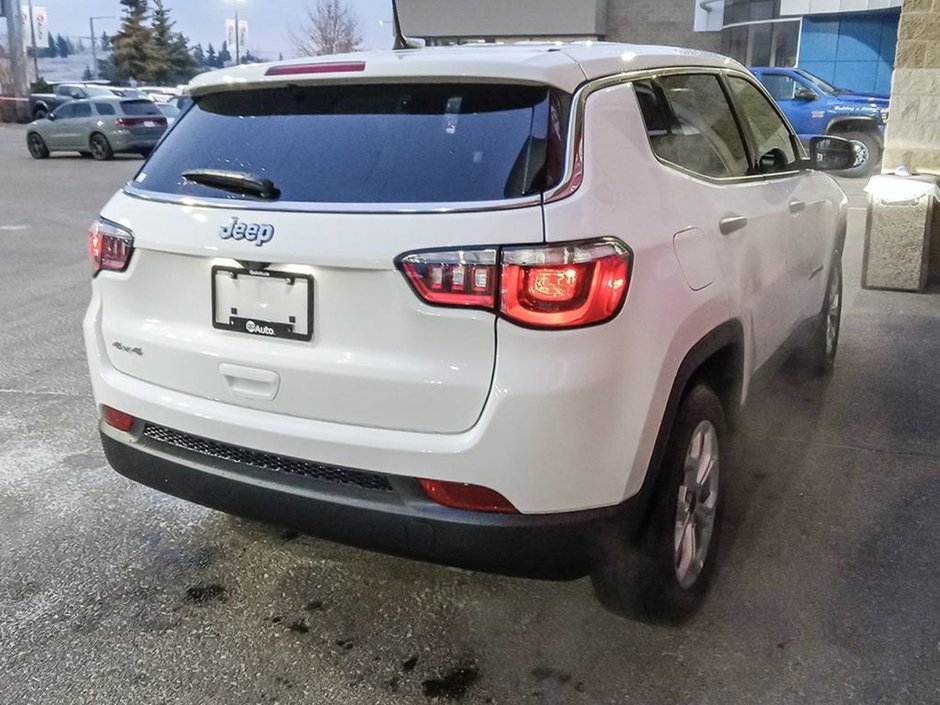 2025 Jeep Compass SPORT IN BRIGHT WHITE EQUIPPED WITH A 2.0L TURBO I4 , 4X4 , 8SPD AUTO , TERRAIN MGMT , FCW , ACTIVE LANE MGMT , BACKUP CAM , AUT-25