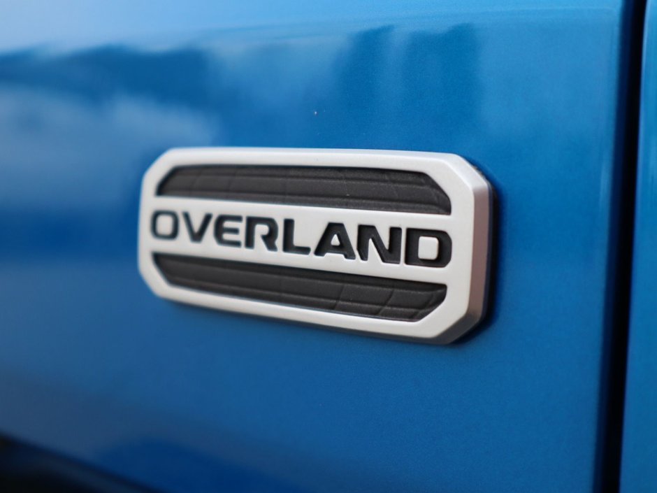 2021 Jeep Gladiator OVERLAND IN HYDRO BLUE PEARL EQUIPPED WITH A 3.6L V6 , 4X4 , 8SPD AUTO , ALPINE AUDIO , LSD , SAFETY GROUP , COLD WEATHER , TRAI-13