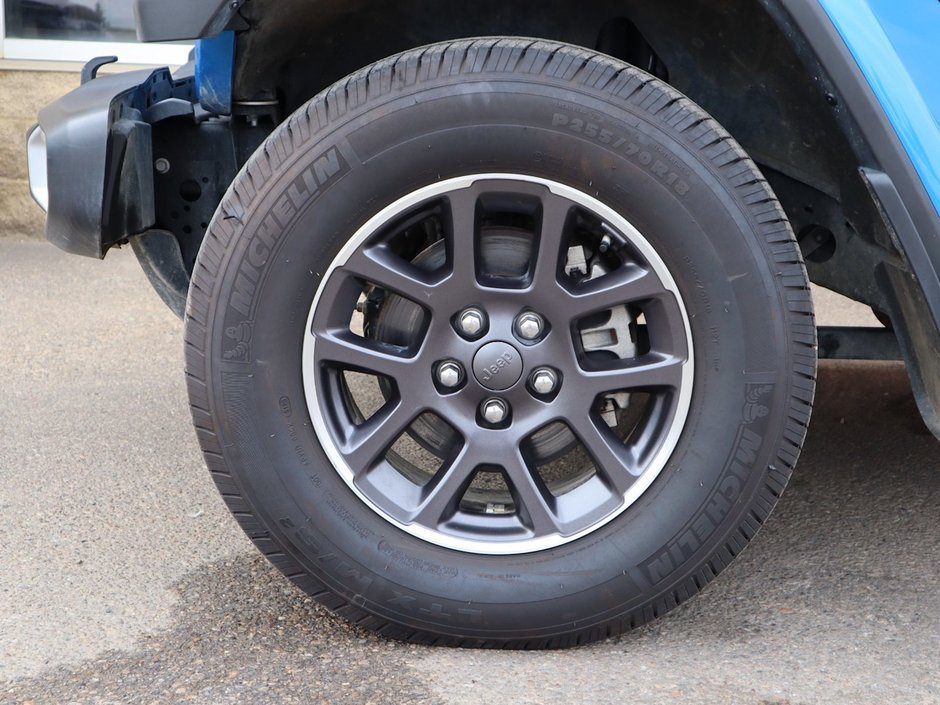 2021 Jeep Gladiator OVERLAND IN HYDRO BLUE PEARL EQUIPPED WITH A 3.6L V6 , 4X4 , 8SPD AUTO , ALPINE AUDIO , LSD , SAFETY GROUP , COLD WEATHER , TRAI-4