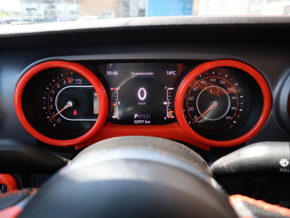 2023 Jeep Gladiator MOJAVE IN BRIGHT WHITE EQUIPPED WITH A 3.6L V6 , 4X4 , 8SPD AUTO , LEATHER HEATED SEATS + SW , 17INCH RIMS , REMOTE START , COLD-27