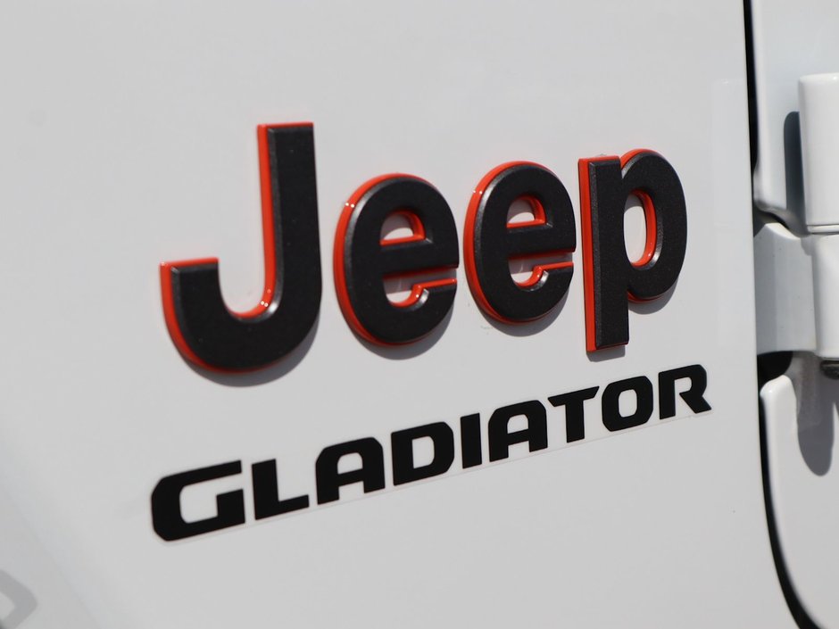 2023 Jeep Gladiator MOJAVE IN BRIGHT WHITE EQUIPPED WITH A 3.6L V6 , 4X4 , 8SPD AUTO , LEATHER HEATED SEATS + SW , 17INCH RIMS , REMOTE START , COLD-13