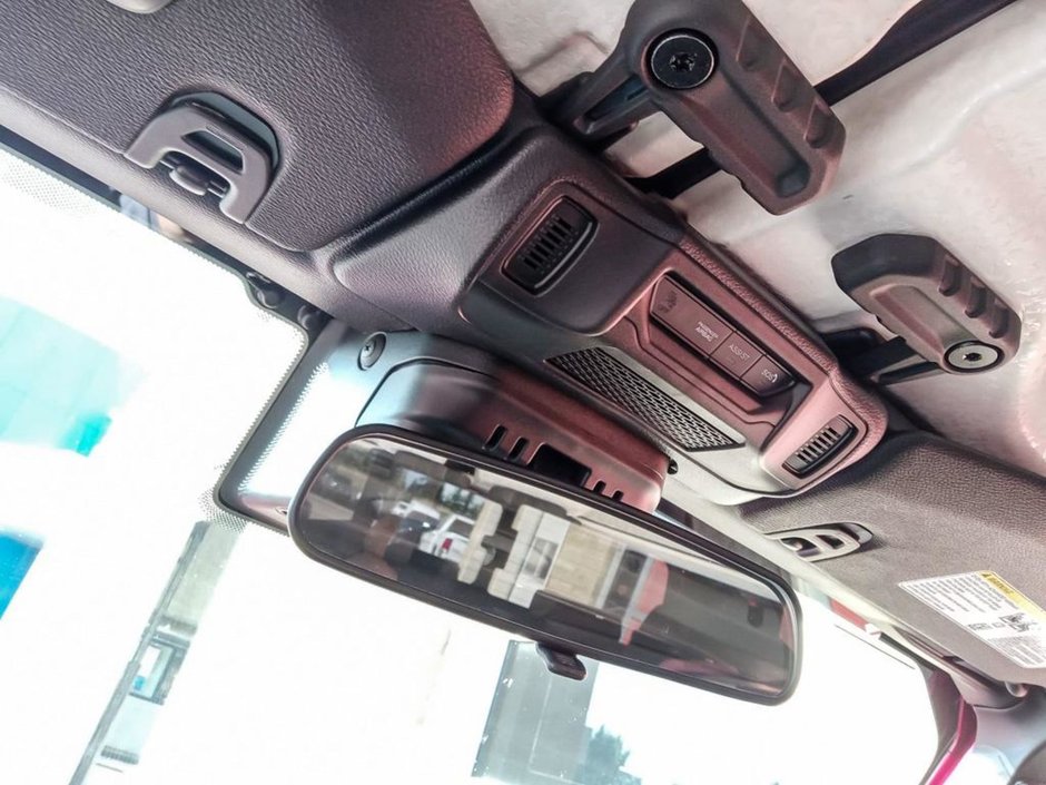 2024 Jeep Gladiator SPORT IN TUSCADERO PEARL EQUIPPED WITH A 3.6L V6 , 8SPD AUTO , 4X4 , CONVENIENCE GROUP , PREMIUM PCKG , HD ELECTRICAL GROUP , HE-20