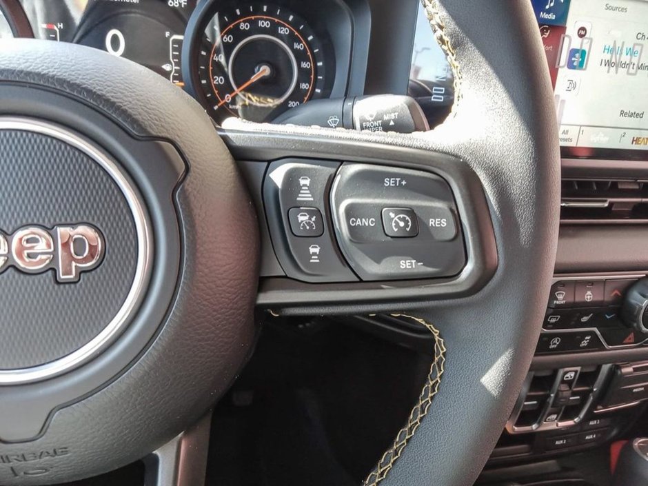 2024 Jeep Gladiator SPORT IN TUSCADERO PEARL EQUIPPED WITH A 3.6L V6 , 8SPD AUTO , 4X4 , CONVENIENCE GROUP , PREMIUM PCKG , HD ELECTRICAL GROUP , HE-15