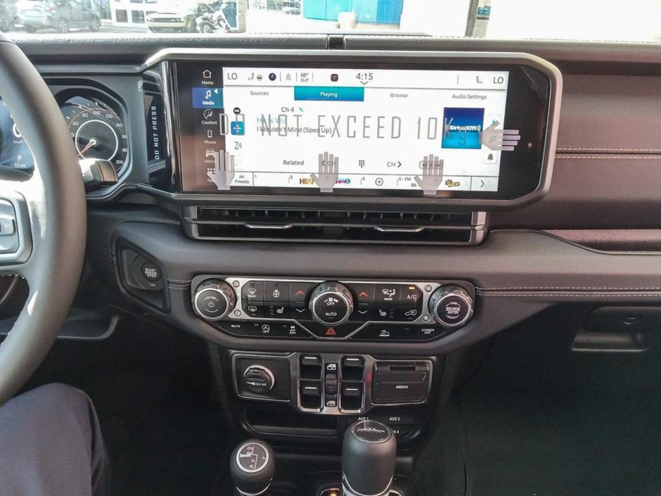 2024 Jeep Gladiator SPORT IN TUSCADERO PEARL EQUIPPED WITH A 3.6L V6 , 8SPD AUTO , 4X4 , CONVENIENCE GROUP , PREMIUM PCKG , HD ELECTRICAL GROUP , HE-18