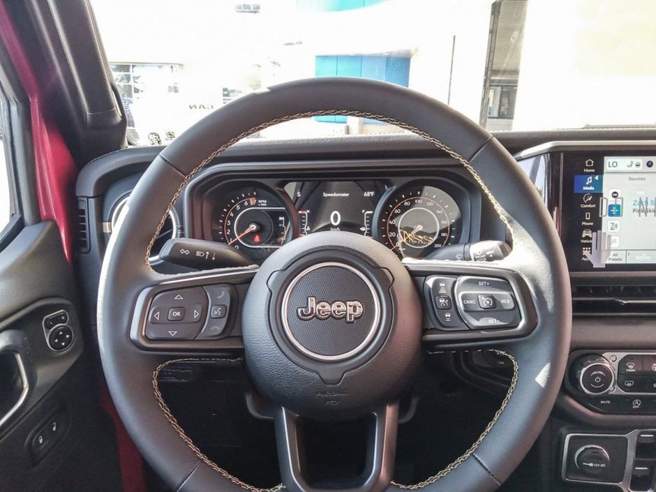 2024 Jeep Gladiator SPORT IN TUSCADERO PEARL EQUIPPED WITH A 3.6L V6 , 8SPD AUTO , 4X4 , CONVENIENCE GROUP , PREMIUM PCKG , HD ELECTRICAL GROUP , HE-13